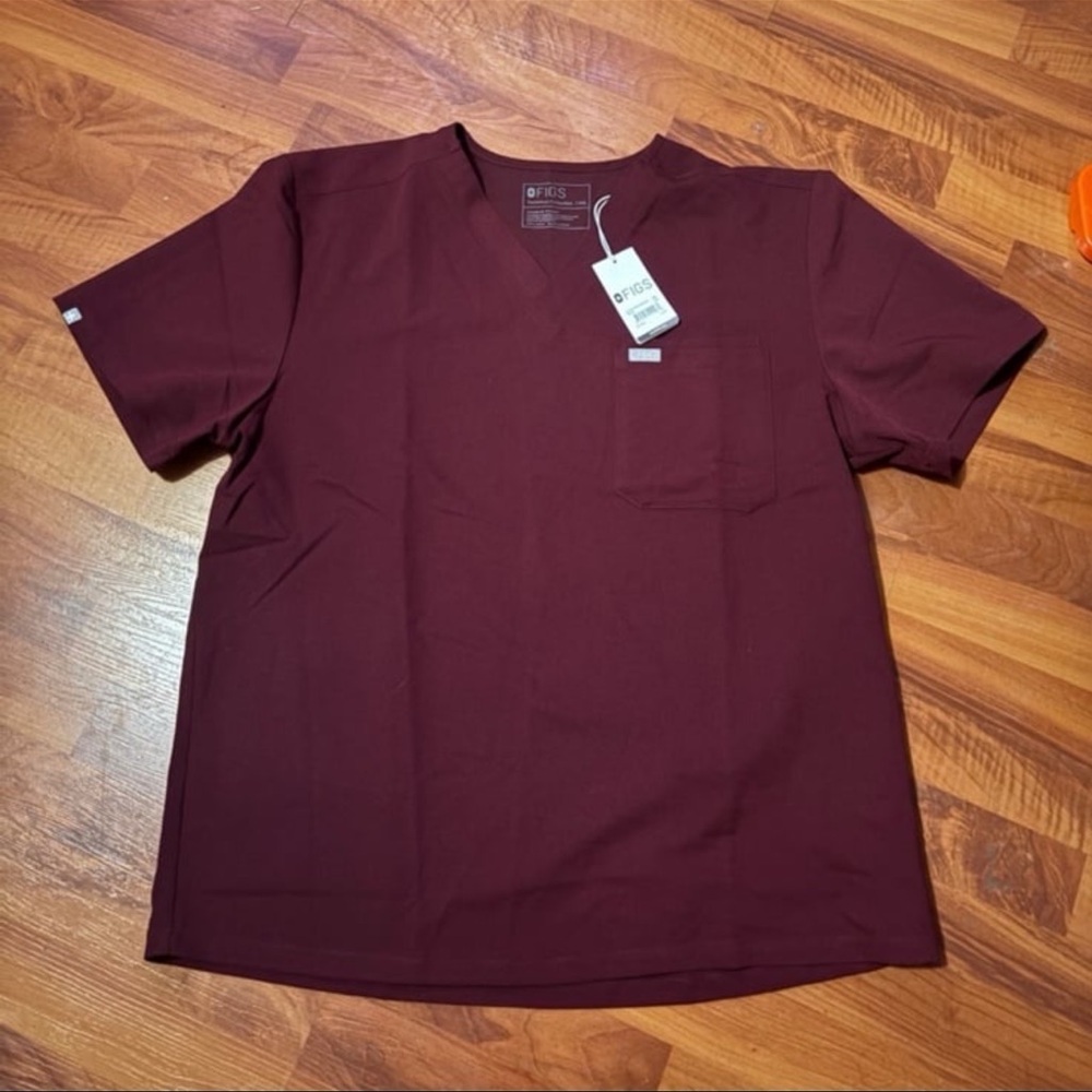 Figs Men’s V-Neck Top - Burgundy